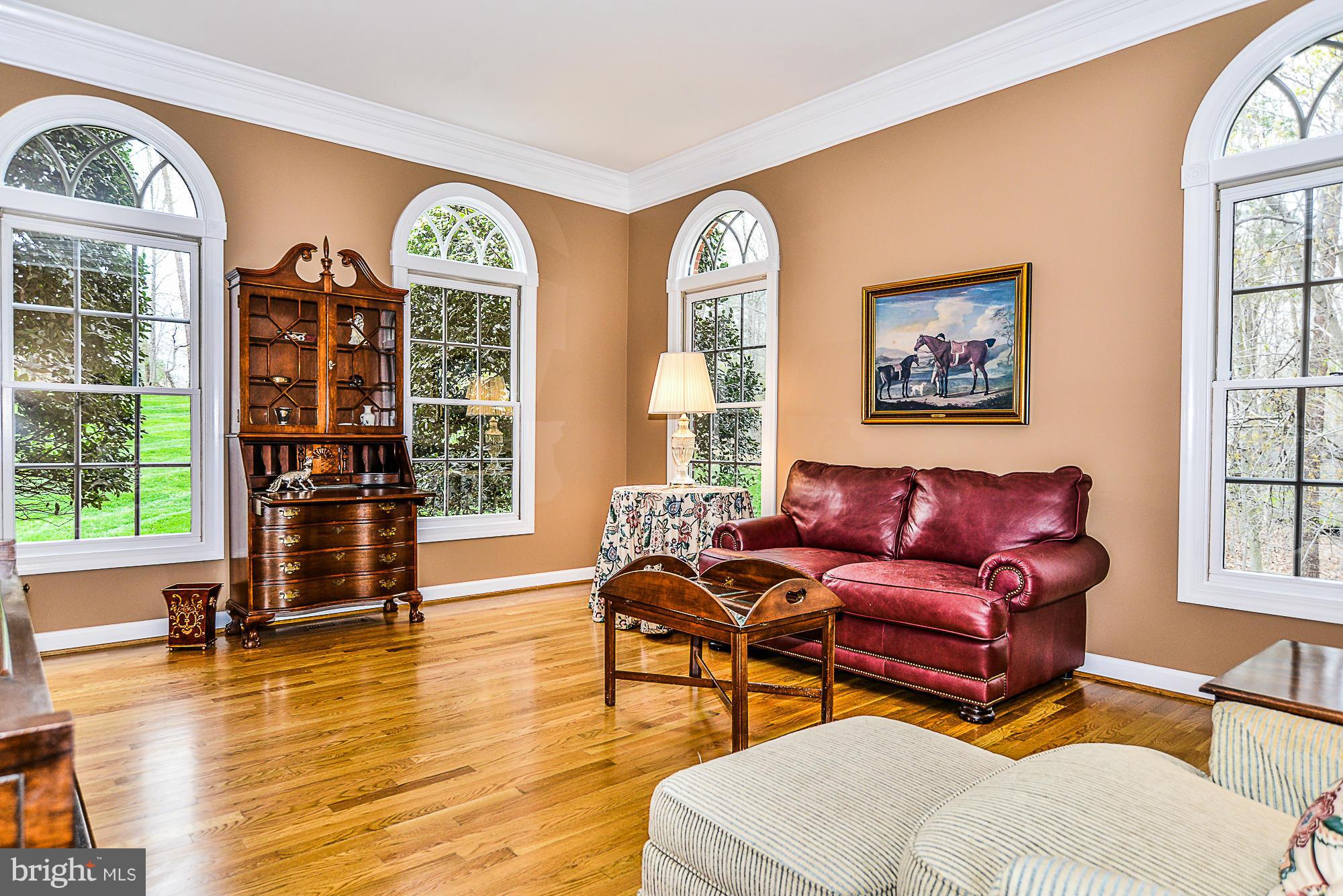 7400 Union Ridge Road Clifton, VA 20124 - Photo 8 of 30 Living Room