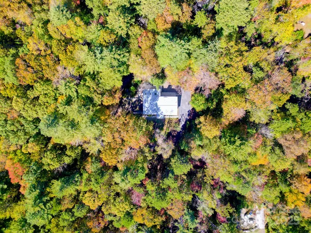 a view of a tennis court