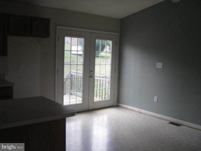 54 Cliffside Road Linden, VA 22642 - Photo 4 of 20 Dining Area