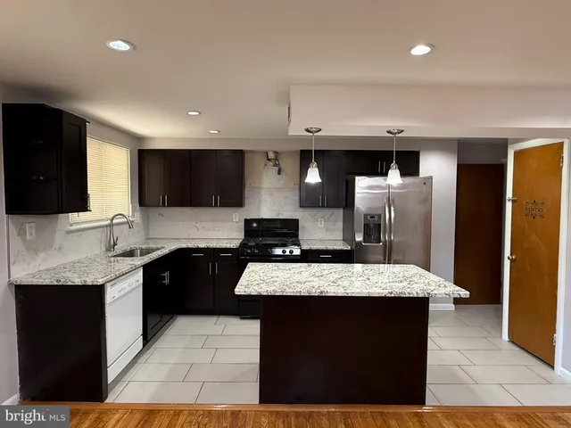 $2,450 | 9304 Lansford Street, Philadelphia, PA 19114