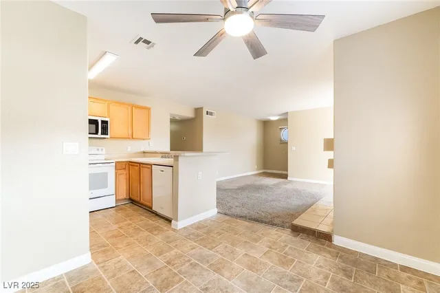 $1,800 | 2983 Juniper Hills Boulevard, Unit 201, Las Vegas, NV 89142