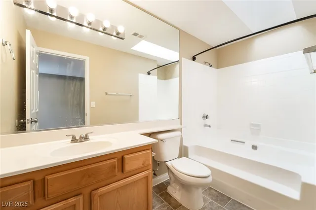 $1,800 | 2983 Juniper Hills Boulevard, Unit 201, Las Vegas, NV 89142