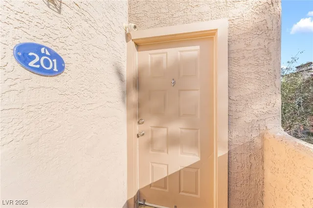 $1,800 | 2983 Juniper Hills Boulevard, Unit 201, Las Vegas, NV 89142