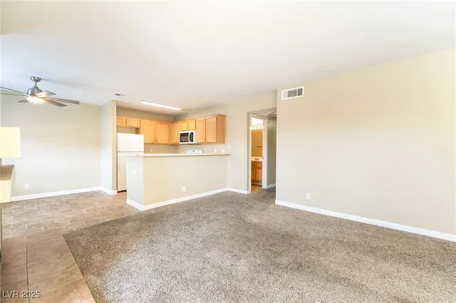 $1,800 | 2983 Juniper Hills Boulevard, Unit 201, Las Vegas, NV 89142