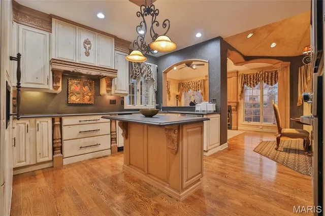 $1,275,000 | 29 Country Club View, Edwardsville, IL 62025