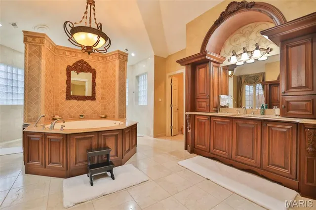 $1,275,000 | 29 Country Club View, Edwardsville, IL 62025