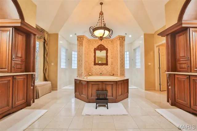 $1,275,000 | 29 Country Club View, Edwardsville, IL 62025