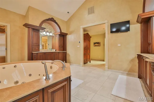 $1,275,000 | 29 Country Club View, Edwardsville, IL 62025