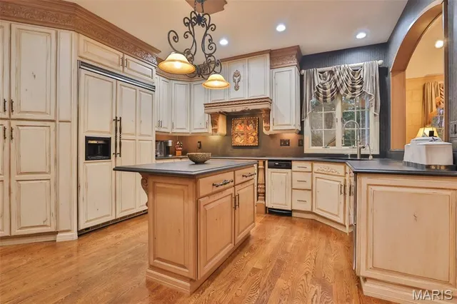 $1,275,000 | 29 Country Club View, Edwardsville, IL 62025