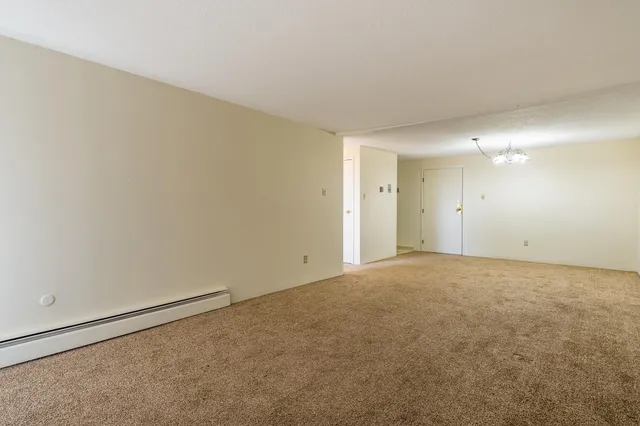 $210,000 | 5 Silvestri Circle, Unit 4, Derry, NH 03038