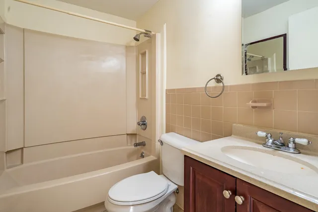 $210,000 | 5 Silvestri Circle, Unit 4, Derry, NH 03038