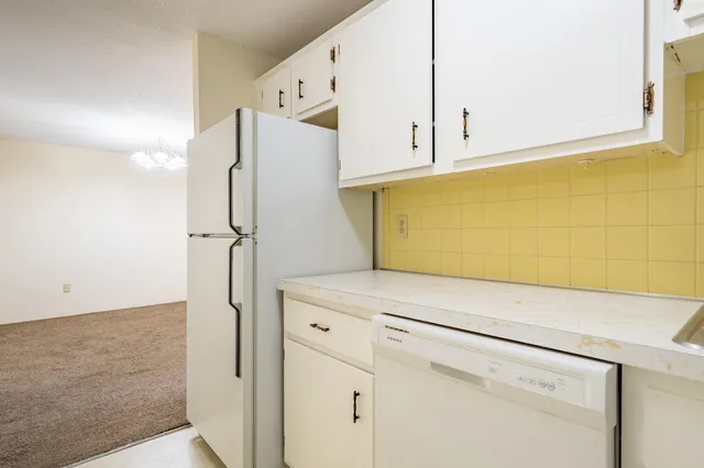 $210,000 | 5 Silvestri Circle, Unit 4, Derry, NH 03038