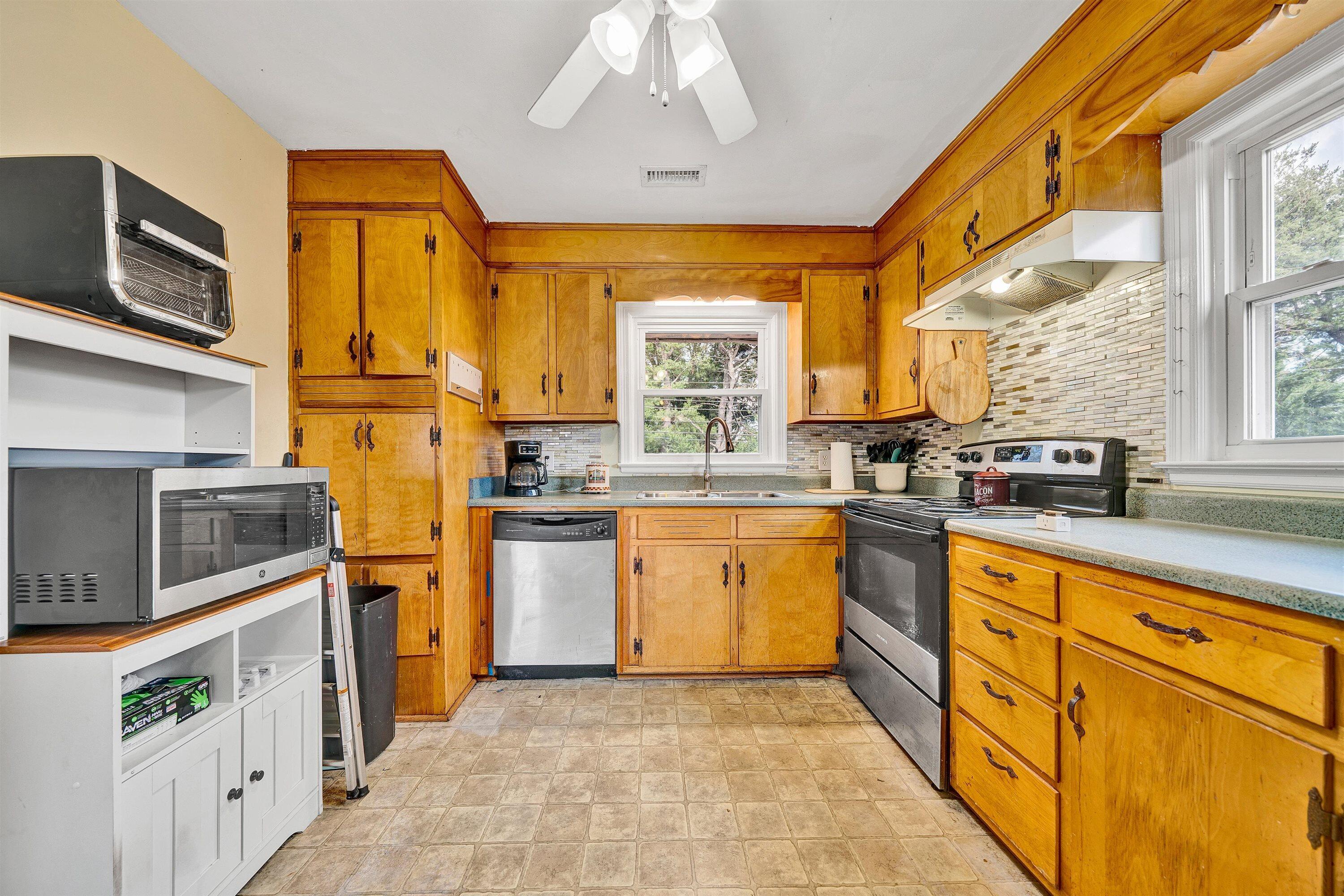 5539 Darby Road Roanoke, VA 24012 - Photo 7 of 19 09-SGP-04536