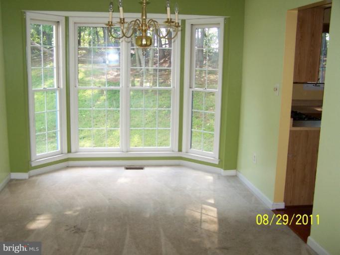 8000 Craddock Road Greenbelt, MD 20770 - Photo 4 of 7 Dining Room