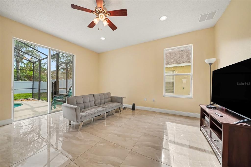 909 Devon Creek Road Winter Springs, FL 32708 - Photo 9 of 35 Gallery Image 9