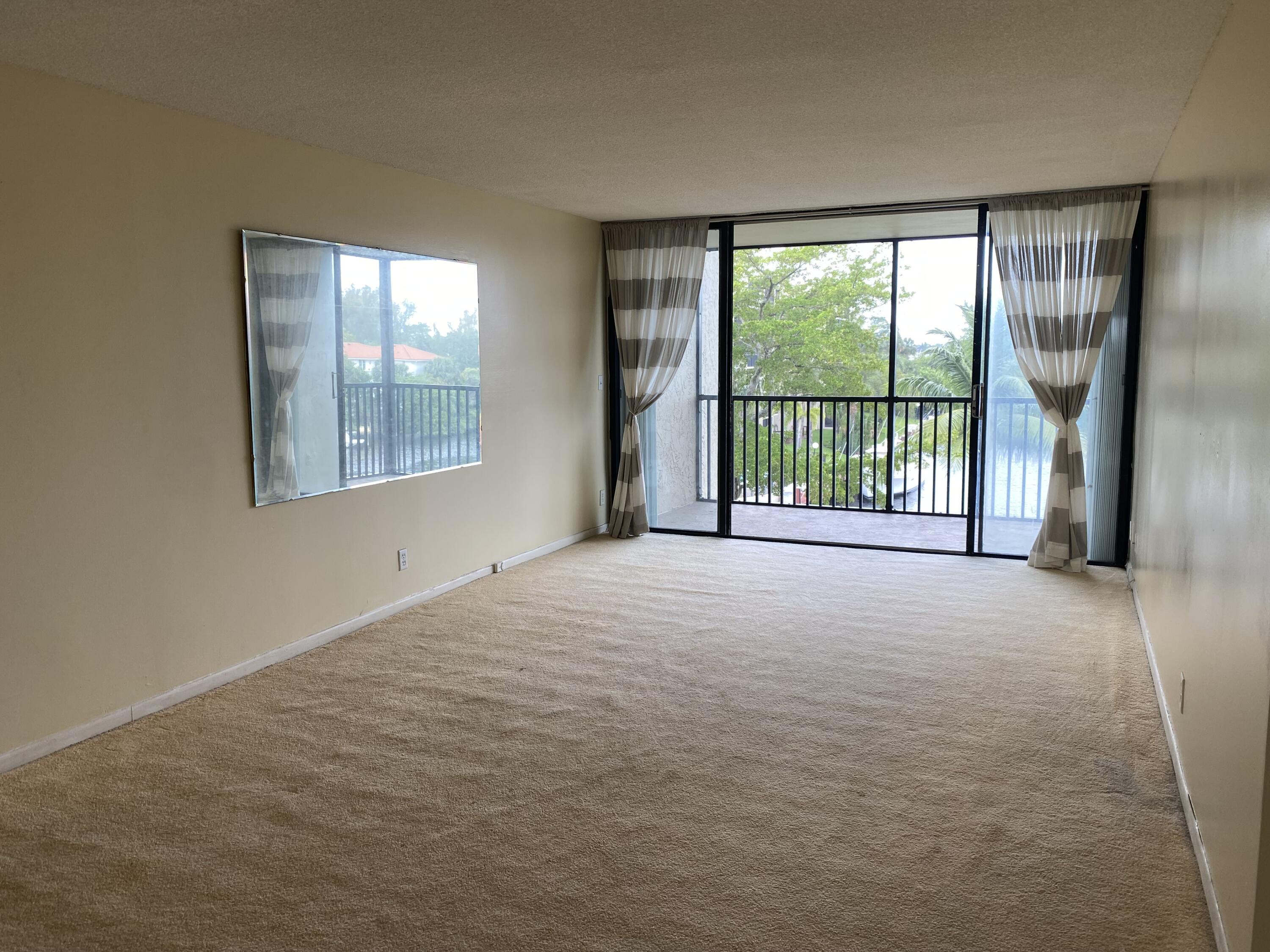 7 Royal Palm Way, Unit 406 Boca Raton, FL 33432 - Photo 8 of 31 IMG_5399