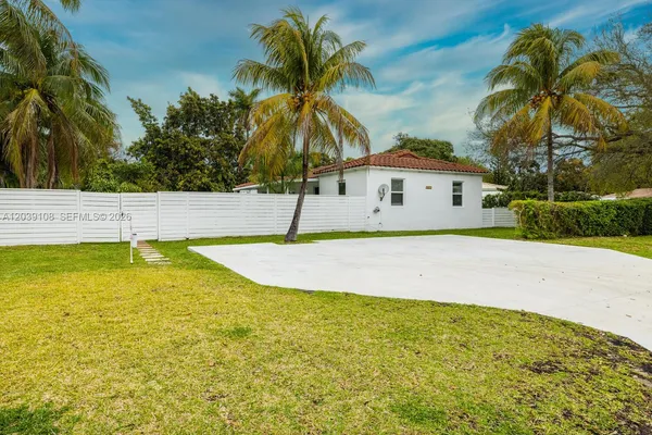 $2,695 | 1029 Northeast 113th Street, Unit SOUTH, Biscayne Park, FL 33161