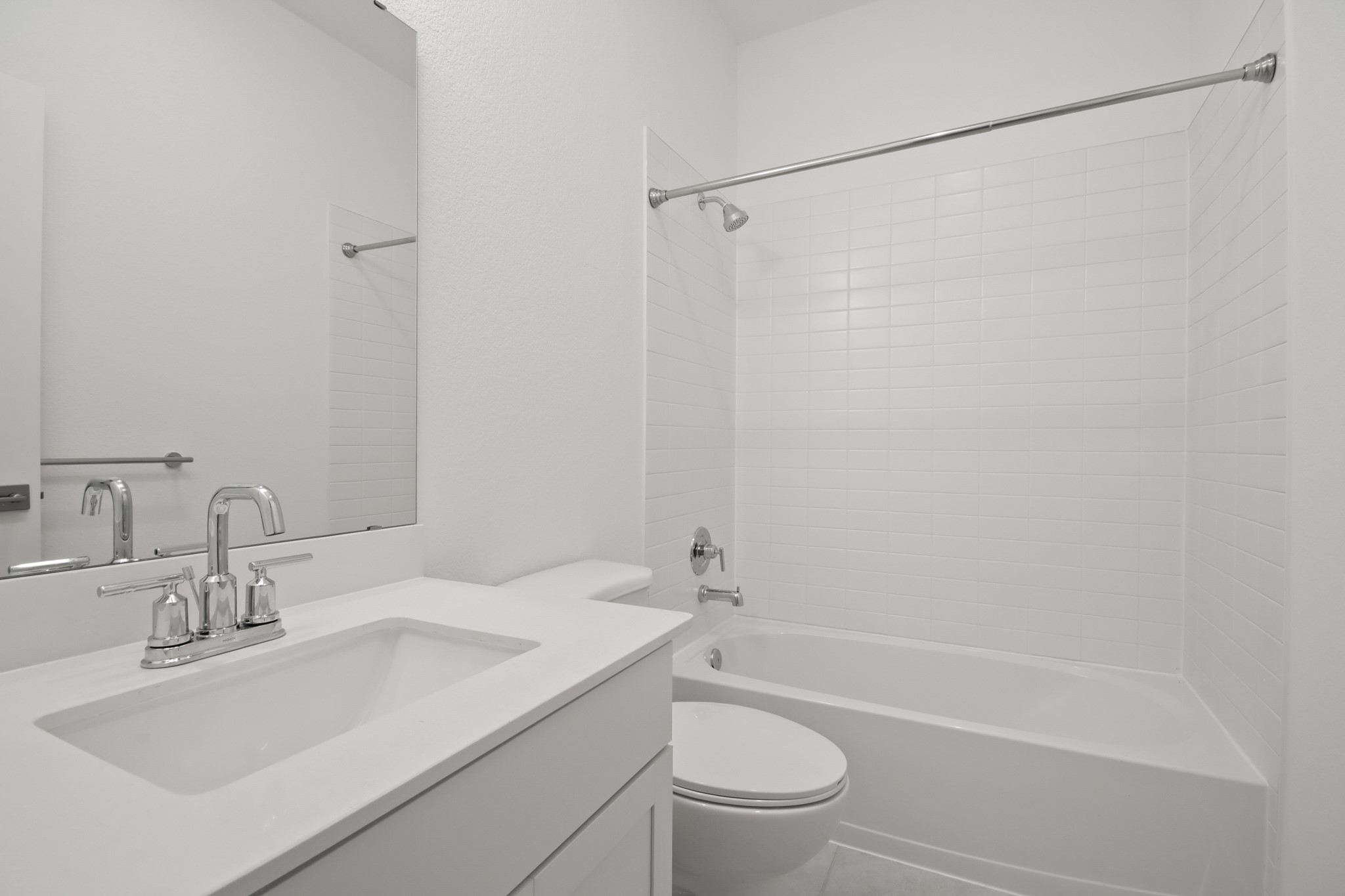 7811 Jade Crest Drive Angleton, TX 77515 - Photo 21 of 30 a bathroom with a sink toilet and shower