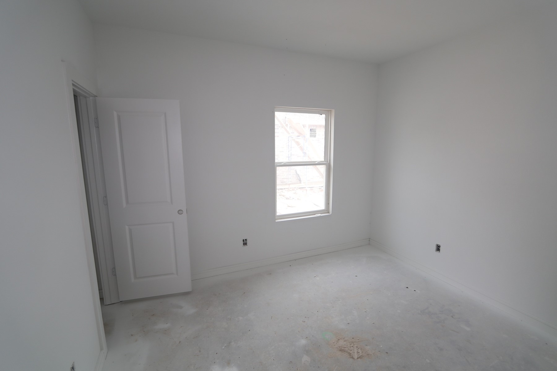 7811 Jade Crest Drive Angleton, TX 77515 - Photo 7 of 30 a view of room with window