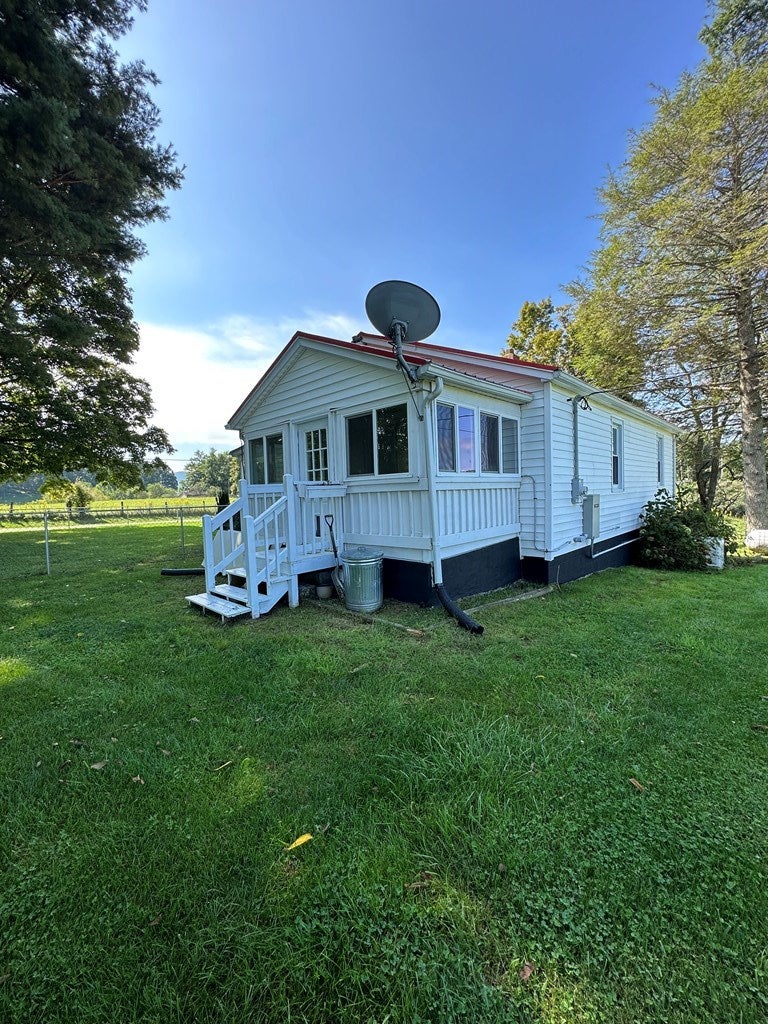 1775 Davis Valley Road Rural Retreat, VA 24368 - Photo 12 of 13 Gallery Image 12