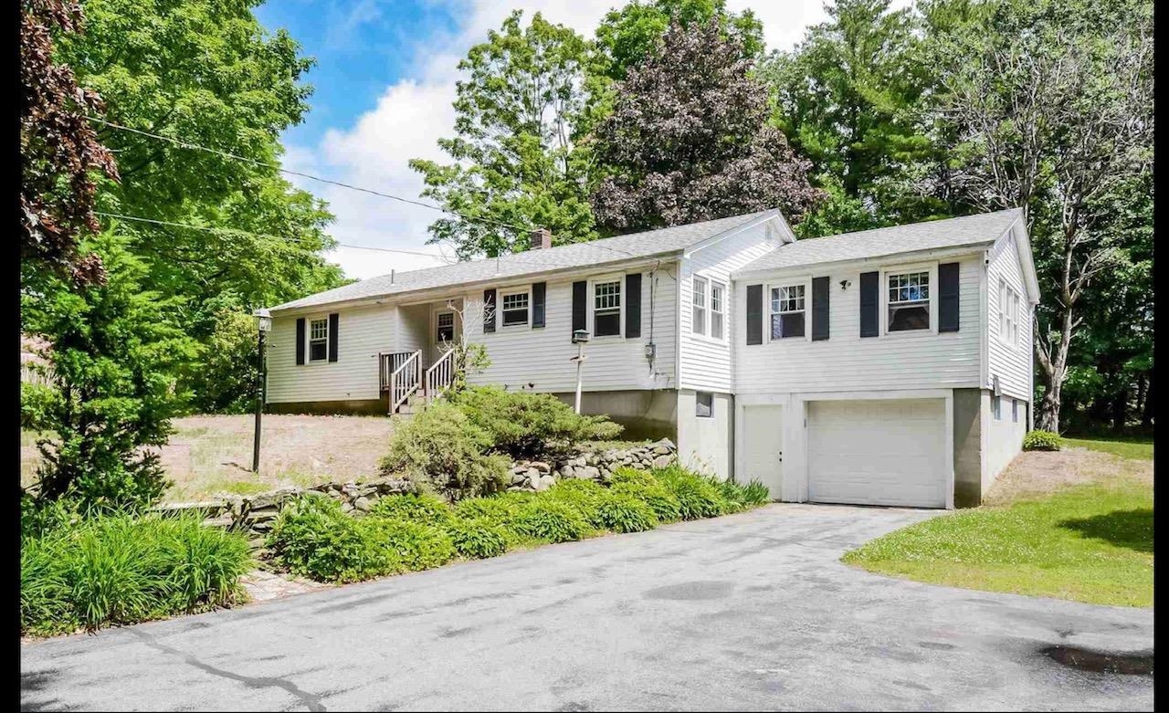384 Sandown Road Fremont, NH 03044 - Photo 1 of 21