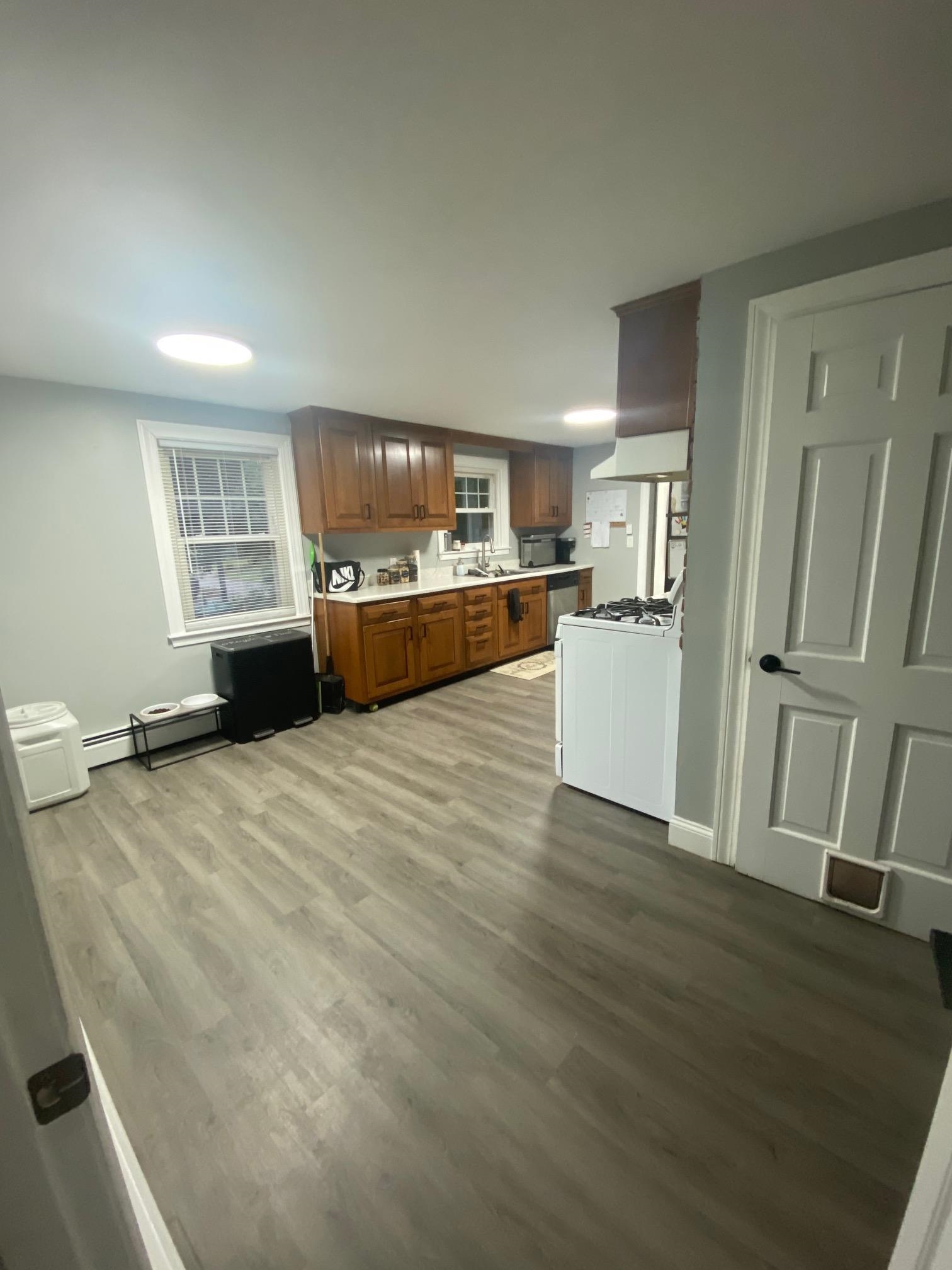 384 Sandown Road Fremont, NH 03044 - Photo 3 of 21