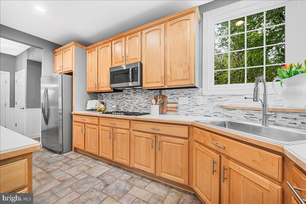 9653 Watkins Road Gaithersburg, MD 20882 - Photo 22 of 70 Stainless steel appliances