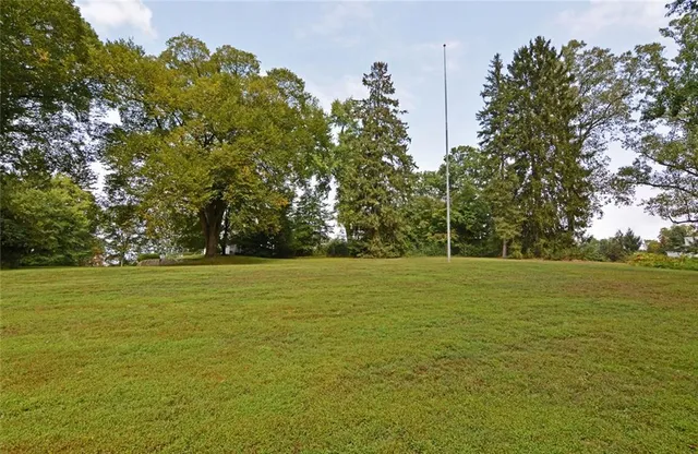 a sign that is on the side of a building