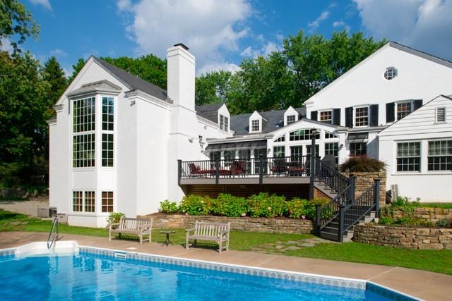407 Rhodora Lane Pittsburgh, PA 15238 - Photo 36 of 48 a aerial view of a house with yard and plants