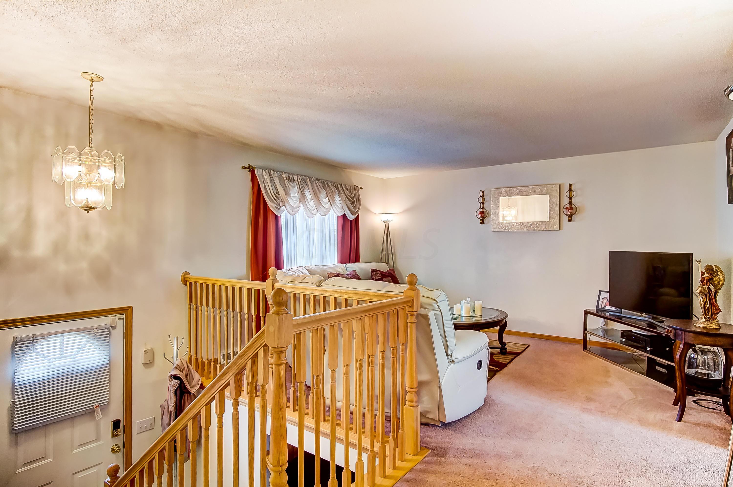 4819 Refugee Road Columbus, OH 43232 - Photo 3 of 25 Gallery Image 3