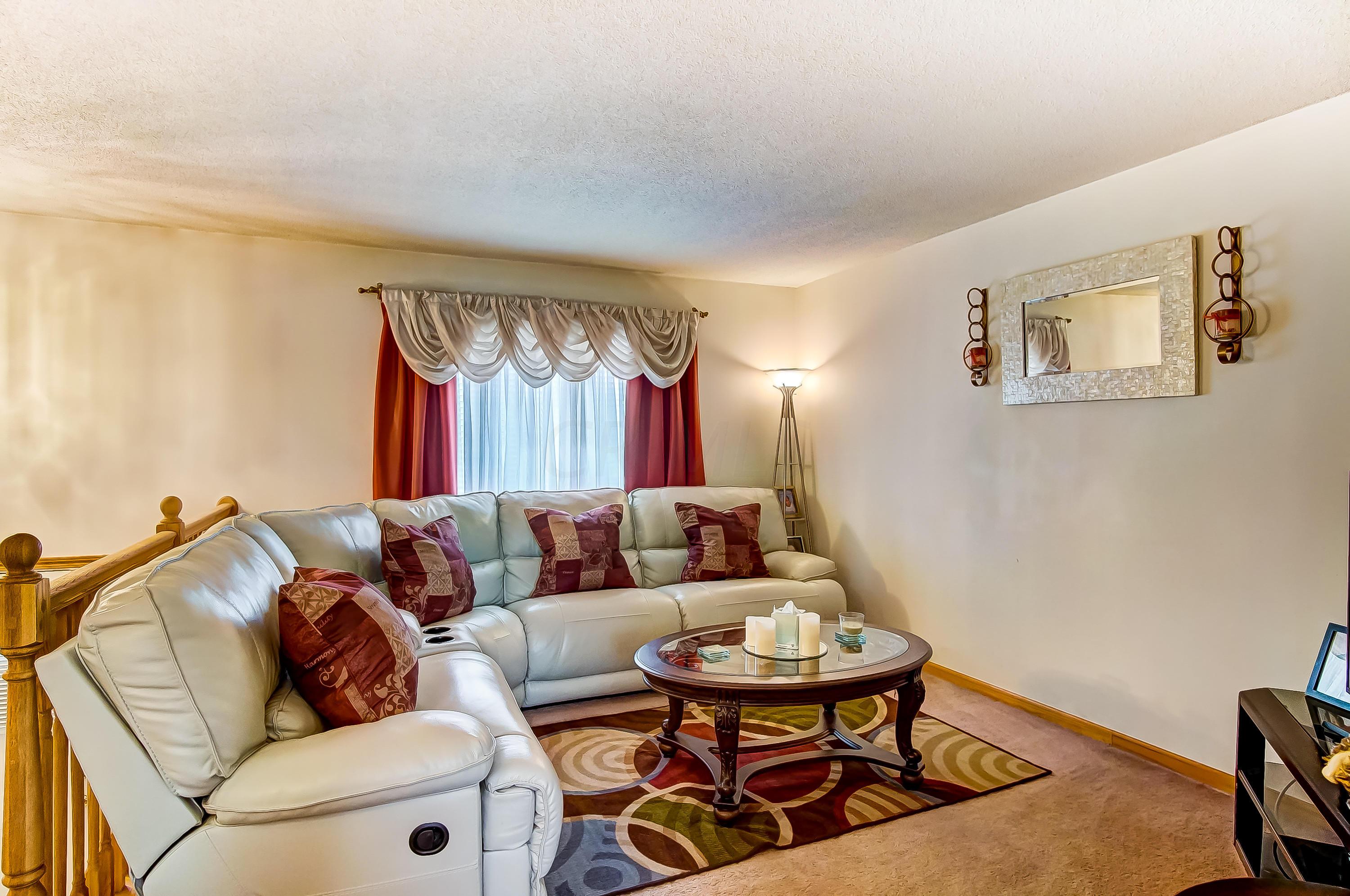 4819 Refugee Road Columbus, OH 43232 - Photo 4 of 25 Gallery Image 4
