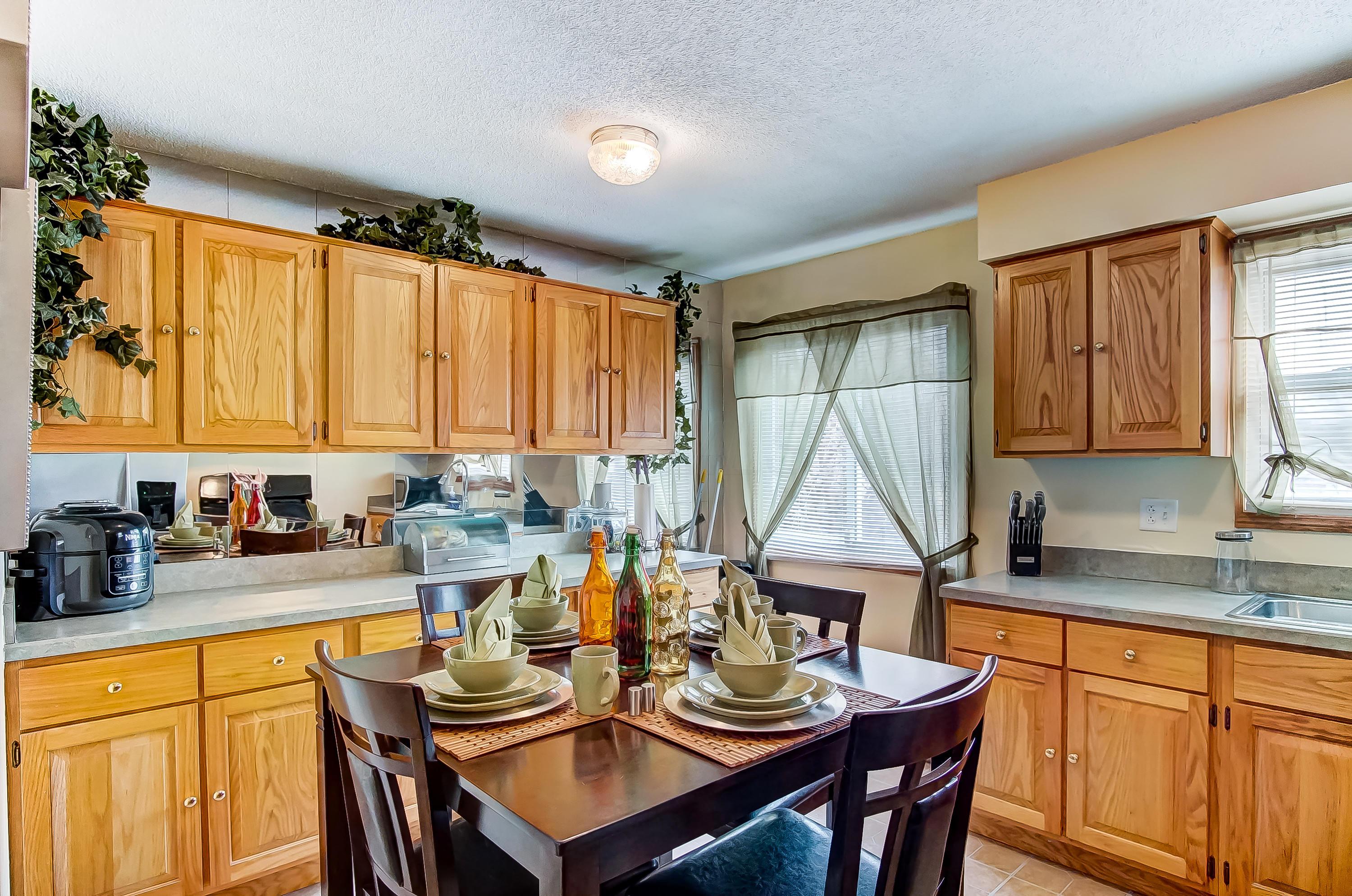 4819 Refugee Road Columbus, OH 43232 - Photo 8 of 25 Gallery Image 8