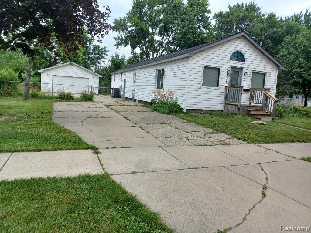 7227 Stephens Road Center Line, MI 48015 - Photo 1 of 12 Gallery Image 1