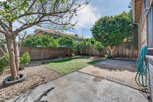 $749,000 | 4326 West Street, Oakland, CA 94608