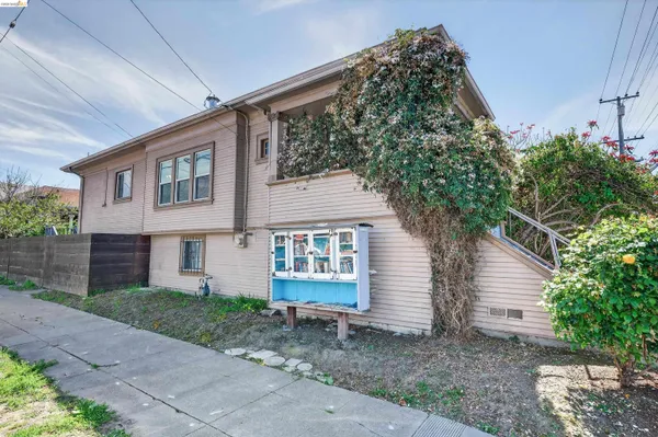 $749,000 | 4326 West Street, Oakland, CA 94608