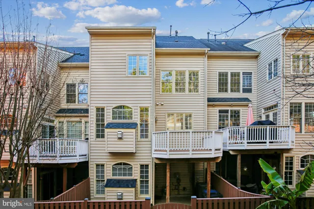 $910,000 | 5450 Edsall Ridge Place, Alexandria, VA 22312