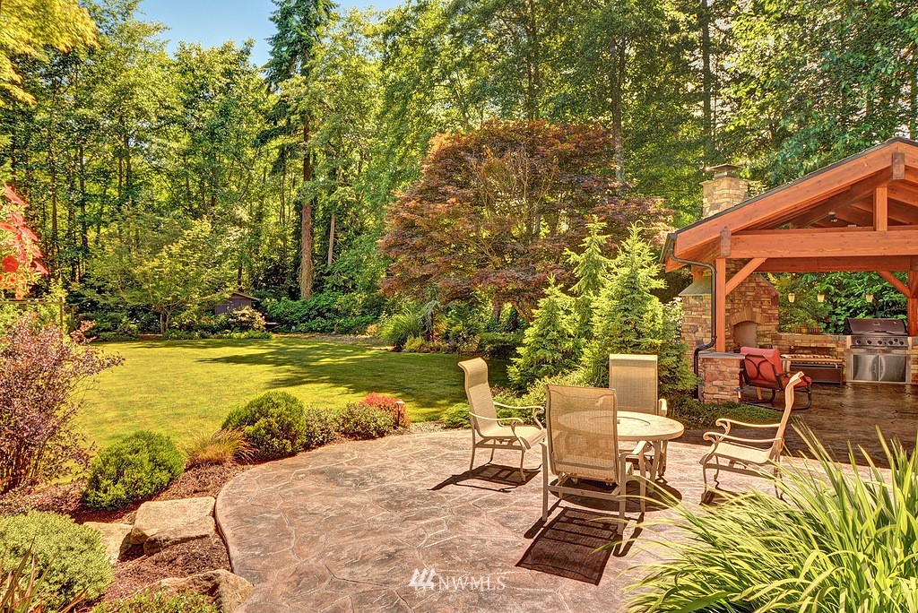 10201 Northeast Roberts Road Bainbridge Island, WA 98110 - Photo 2 of 18 Gallery Image 2
