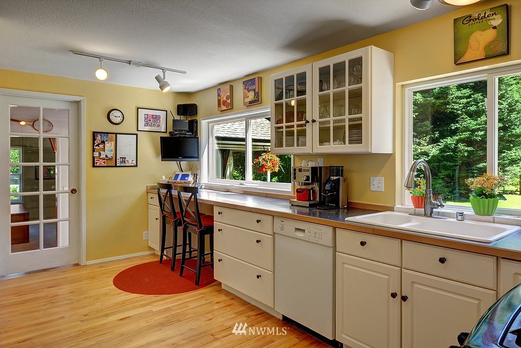 10201 Northeast Roberts Road Bainbridge Island, WA 98110 - Photo 11 of 18 Gallery Image 11
