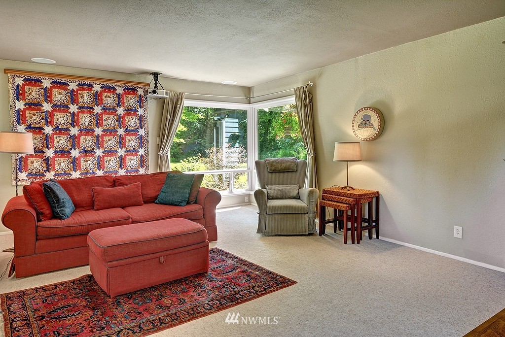 10201 Northeast Roberts Road Bainbridge Island, WA 98110 - Photo 12 of 18 Gallery Image 12