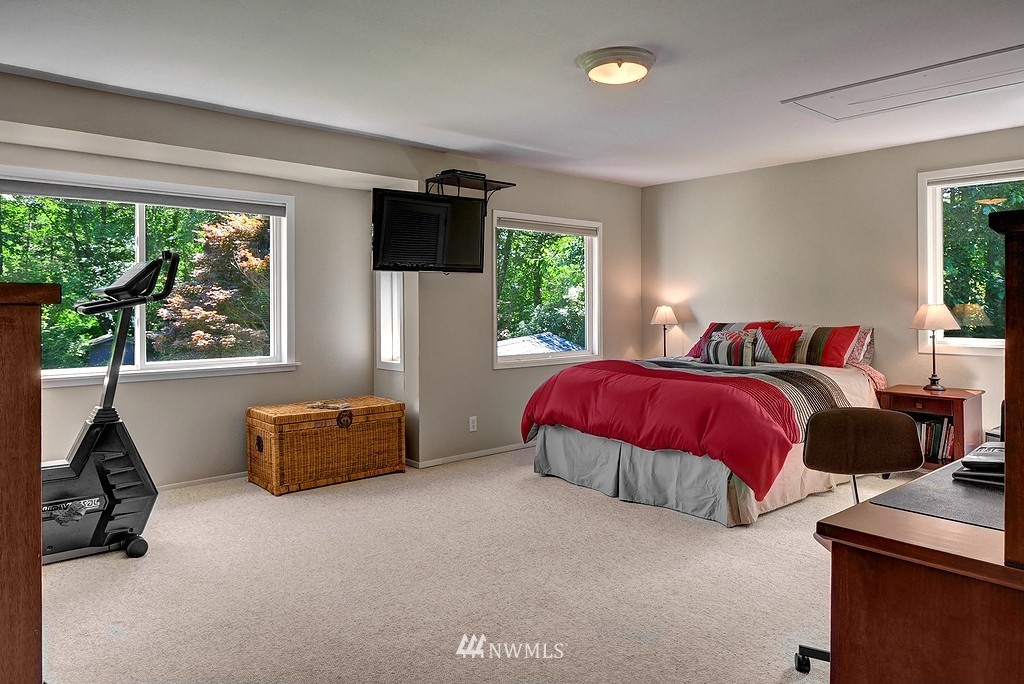 10201 Northeast Roberts Road Bainbridge Island, WA 98110 - Photo 13 of 18 Gallery Image 13
