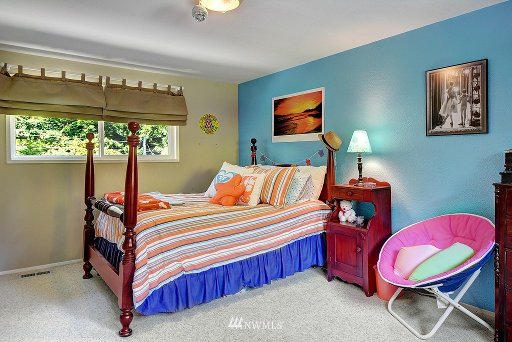 10201 Northeast Roberts Road Bainbridge Island, WA 98110 - Photo 16 of 18 Gallery Image 16