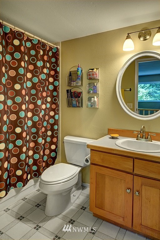10201 Northeast Roberts Road Bainbridge Island, WA 98110 - Photo 17 of 18 Gallery Image 17