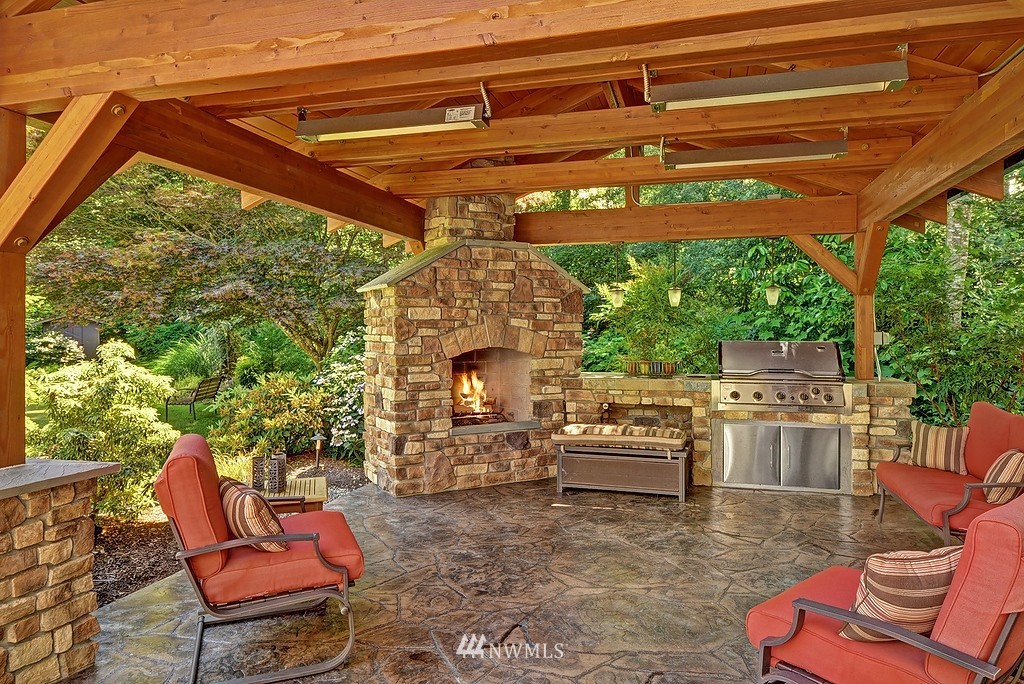 10201 Northeast Roberts Road Bainbridge Island, WA 98110 - Photo 3 of 18 Gallery Image 3