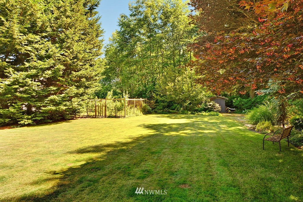 10201 Northeast Roberts Road Bainbridge Island, WA 98110 - Photo 4 of 18 Gallery Image 4