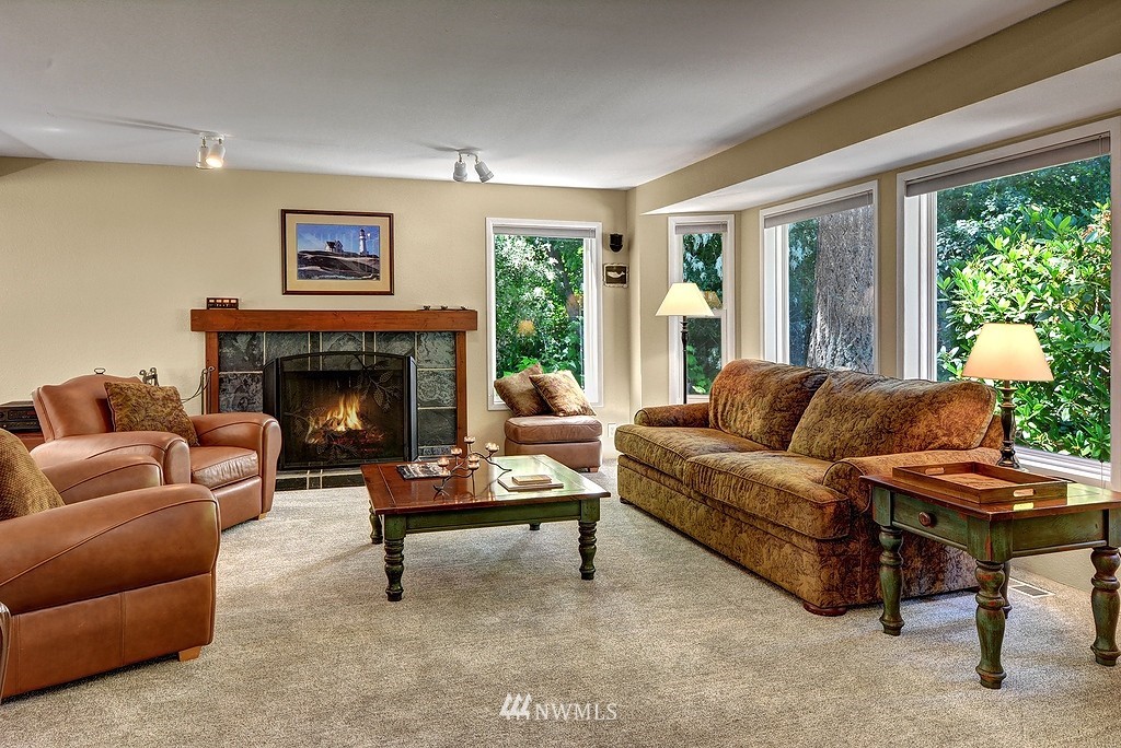 10201 Northeast Roberts Road Bainbridge Island, WA 98110 - Photo 6 of 18 Gallery Image 6