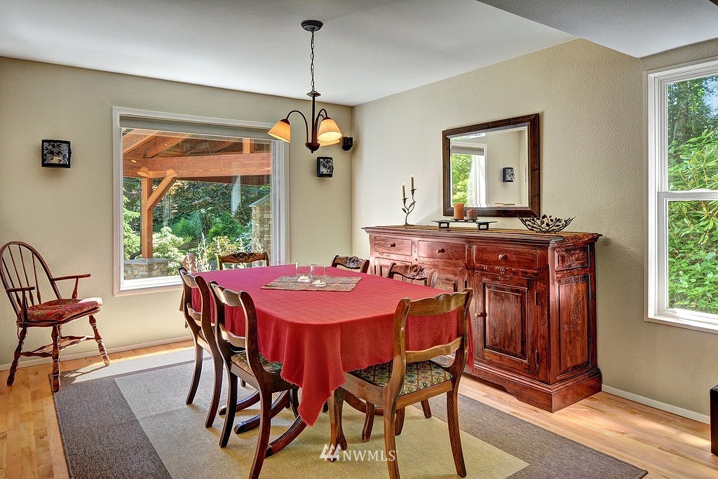 10201 Northeast Roberts Road Bainbridge Island, WA 98110 - Photo 8 of 18 Gallery Image 8
