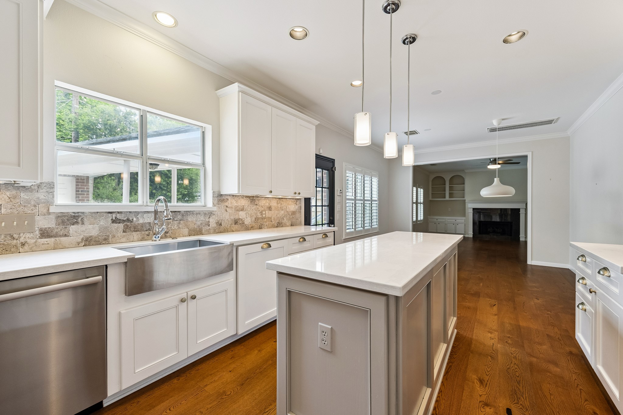 816 Anderson Street Bellaire, TX 77401 - Photo 15 of 45 Kitchen