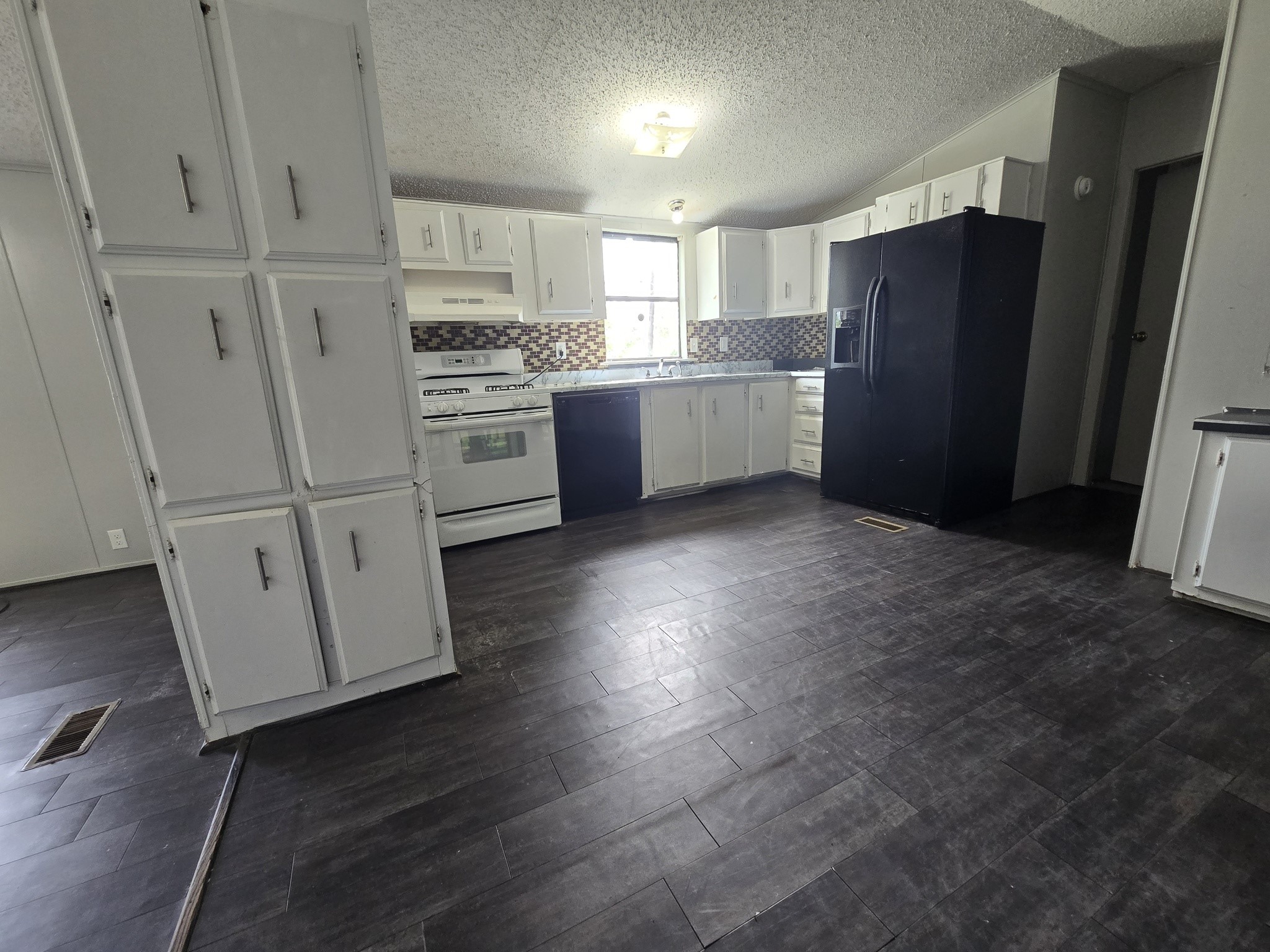 1449 Beach Airport Road Conroe, TX 77301 - Photo 5 of 23