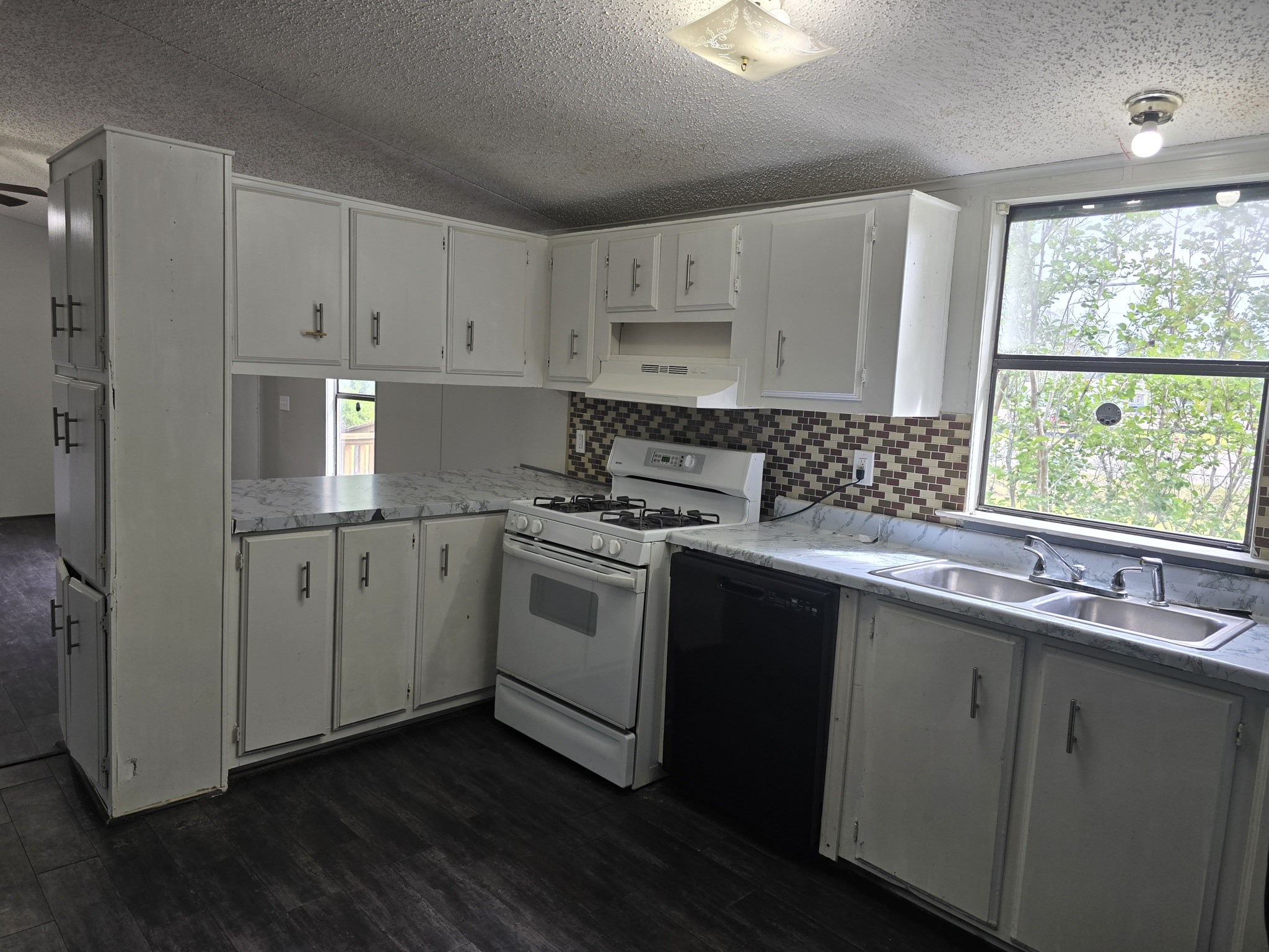 1449 Beach Airport Road Conroe, TX 77301 - Photo 8 of 23