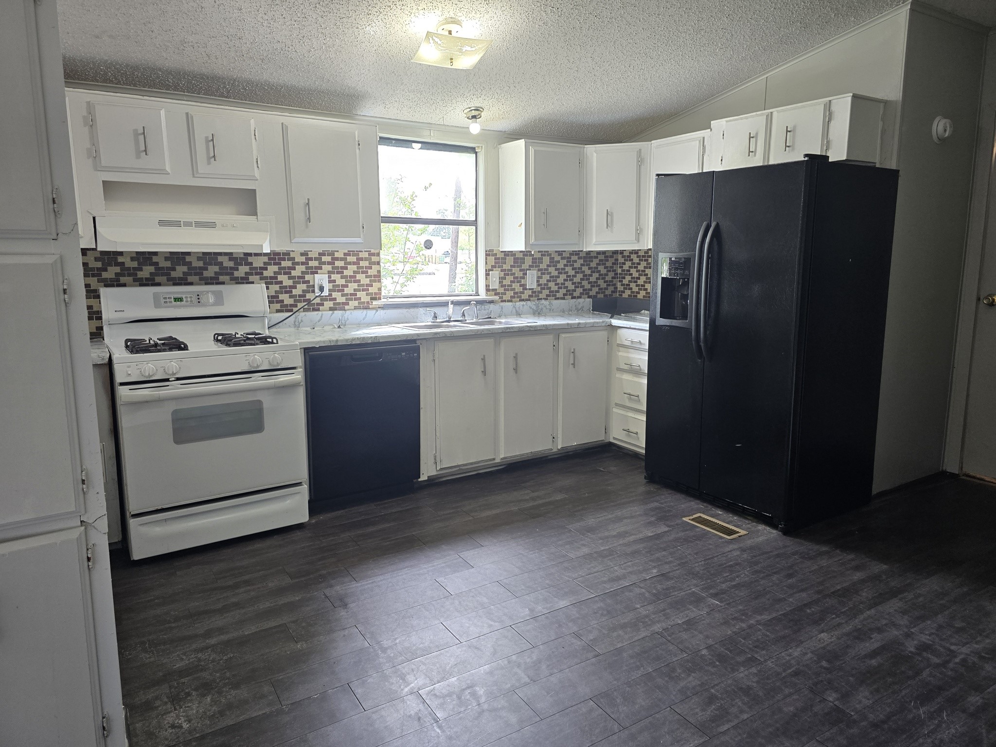 1449 Beach Airport Road Conroe, TX 77301 - Photo 9 of 23